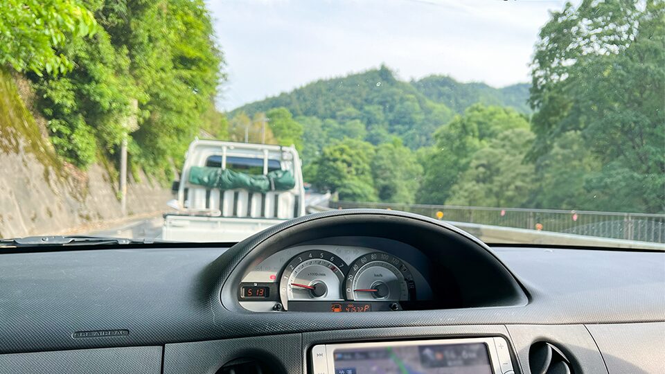 渋滞中の車窓