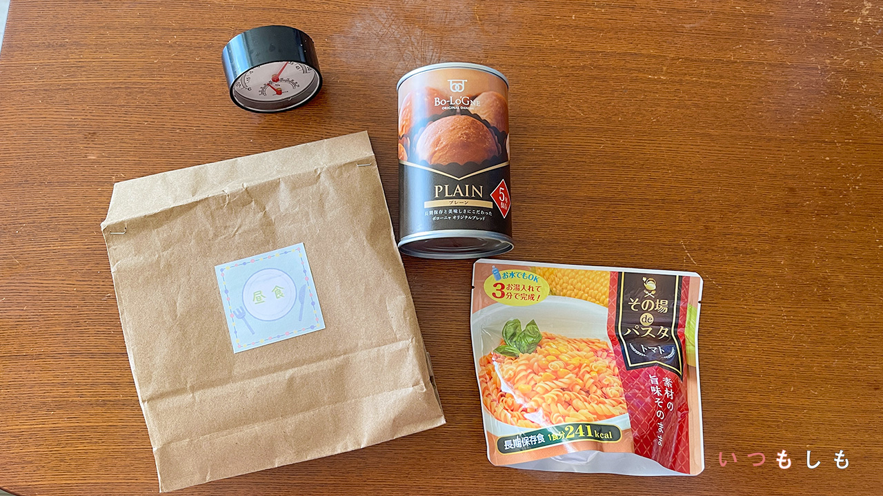 パン缶とスープパスタ