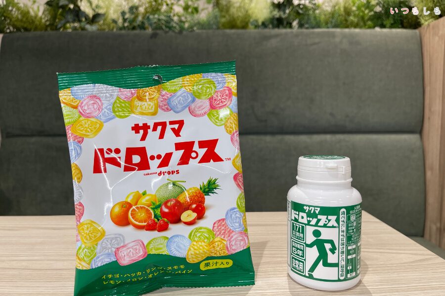 サクマドロップス袋とプラボトル