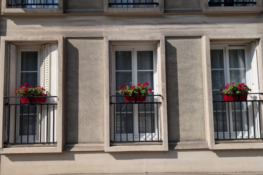 マンションのベランダのイメージ