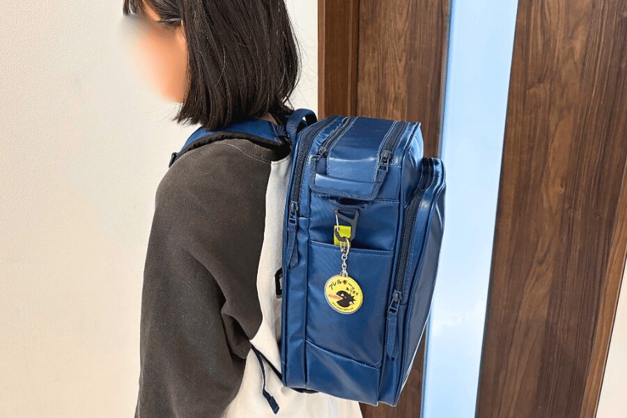 モンベルランドセルを背負ったところ