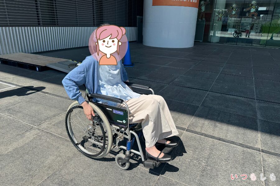 車椅子に乗ったひまりさん